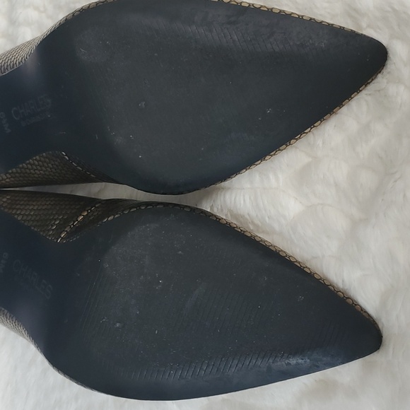 Charles by Charles David Heels Size 6.5 - Picture 3 of 9